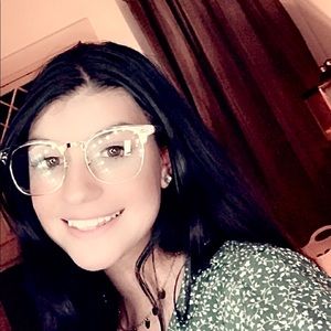 Meet your Posher, Olivia